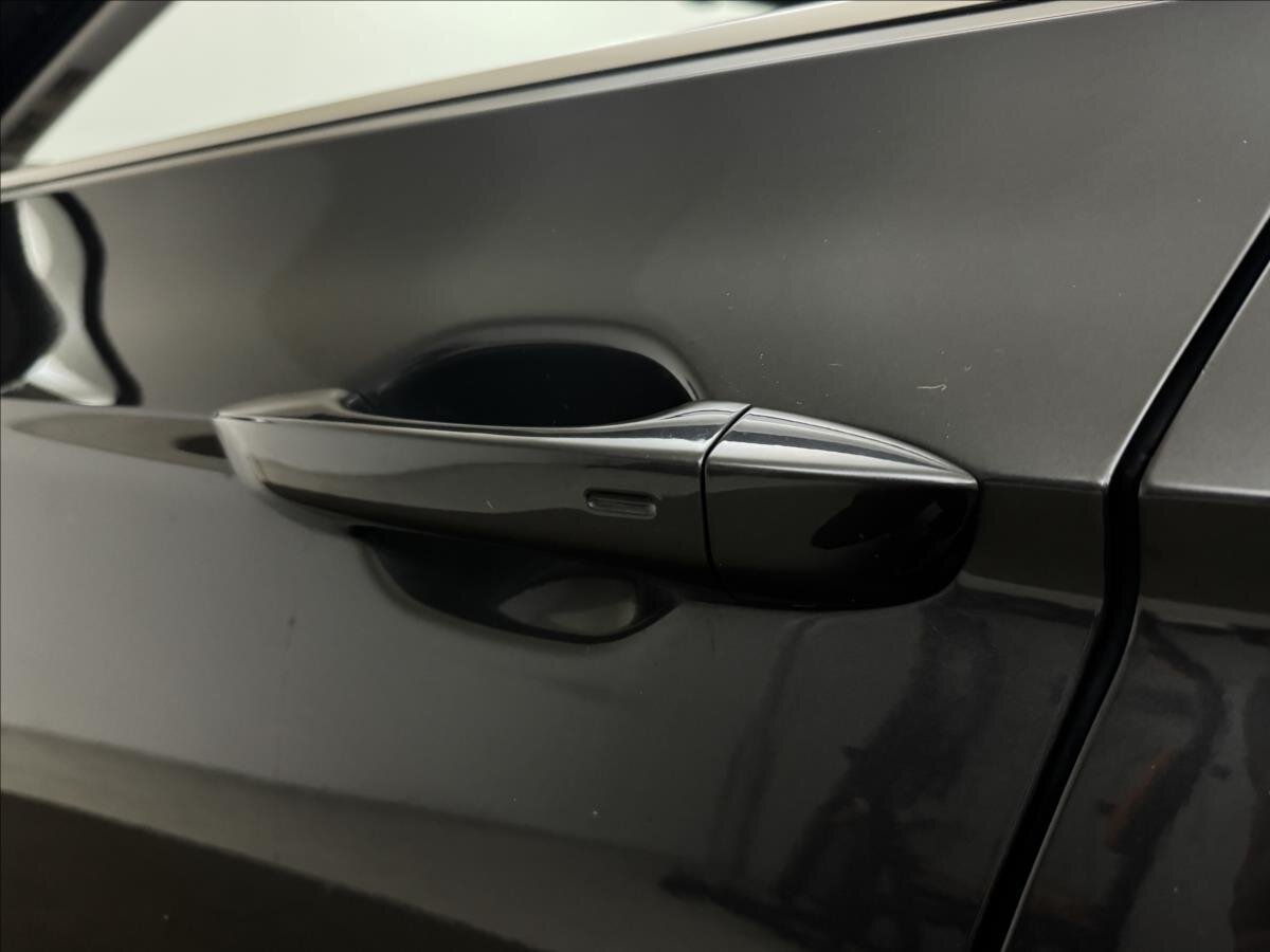 Volkswagen Passat Kombi 2,0 l 110 kw