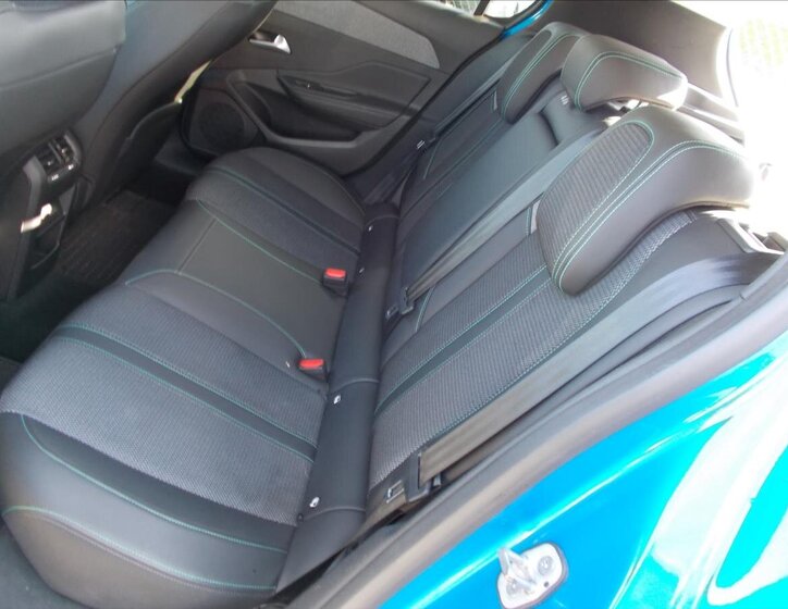 Peugeot 308 Hatchback 1,5 l 96 kw