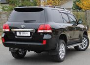 Toyota Land Cruiser 2