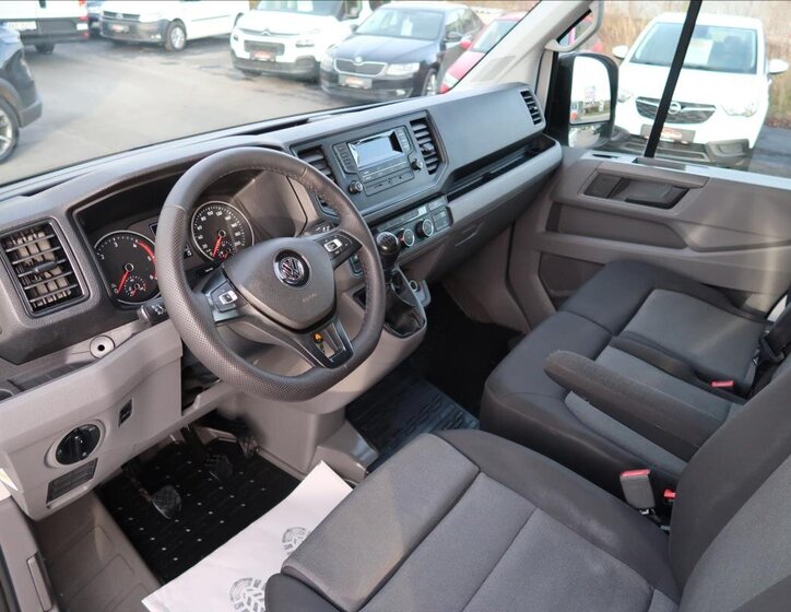 Volkswagen Crafter 9