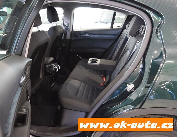 Alfa Romeo Stelvio 14