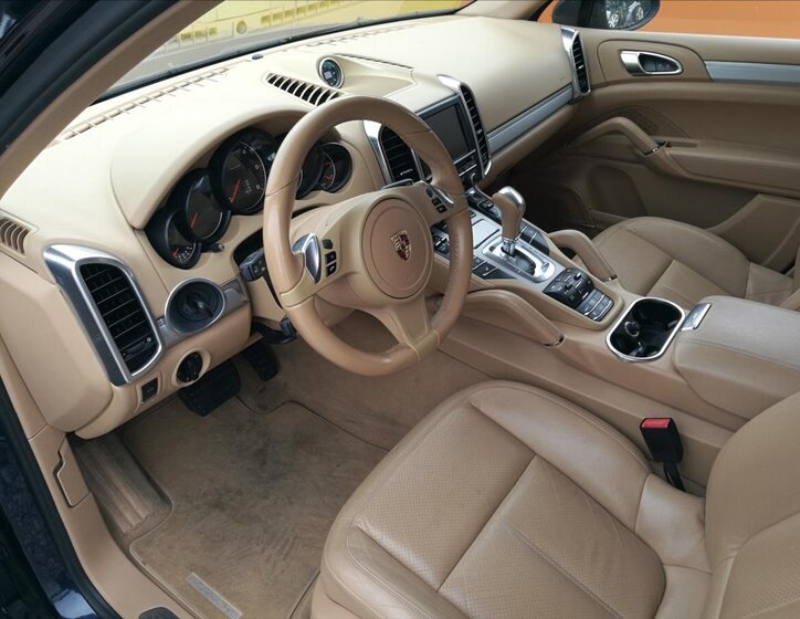 Porsche Cayenne Kombi 3,0 l 180 kw