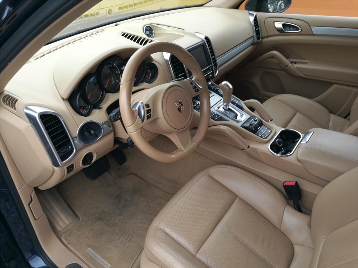 Porsche Cayenne Kombi 3,0 l 180 kw