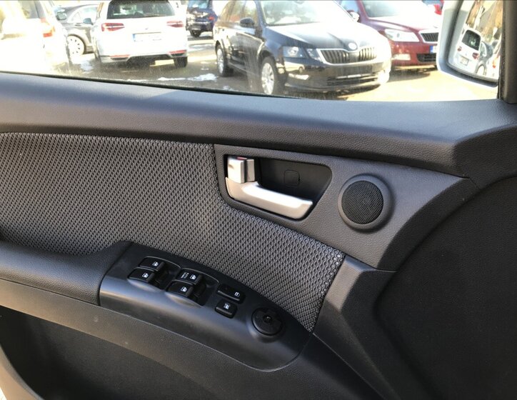 KIA Sportage SUV 2,0 l 104 kw