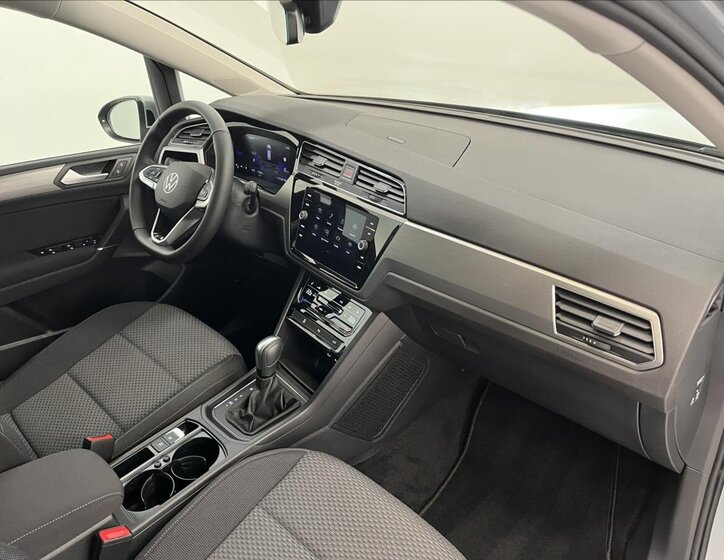 Volkswagen Touran MPV 1,5 l 110 kw