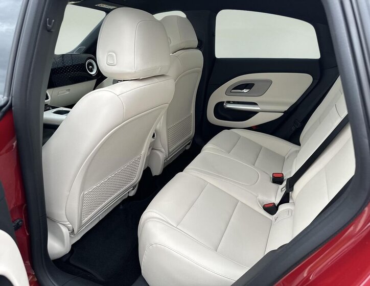 Mercedes-Benz CLA Sedan / Limuzína 0,0 200 kw