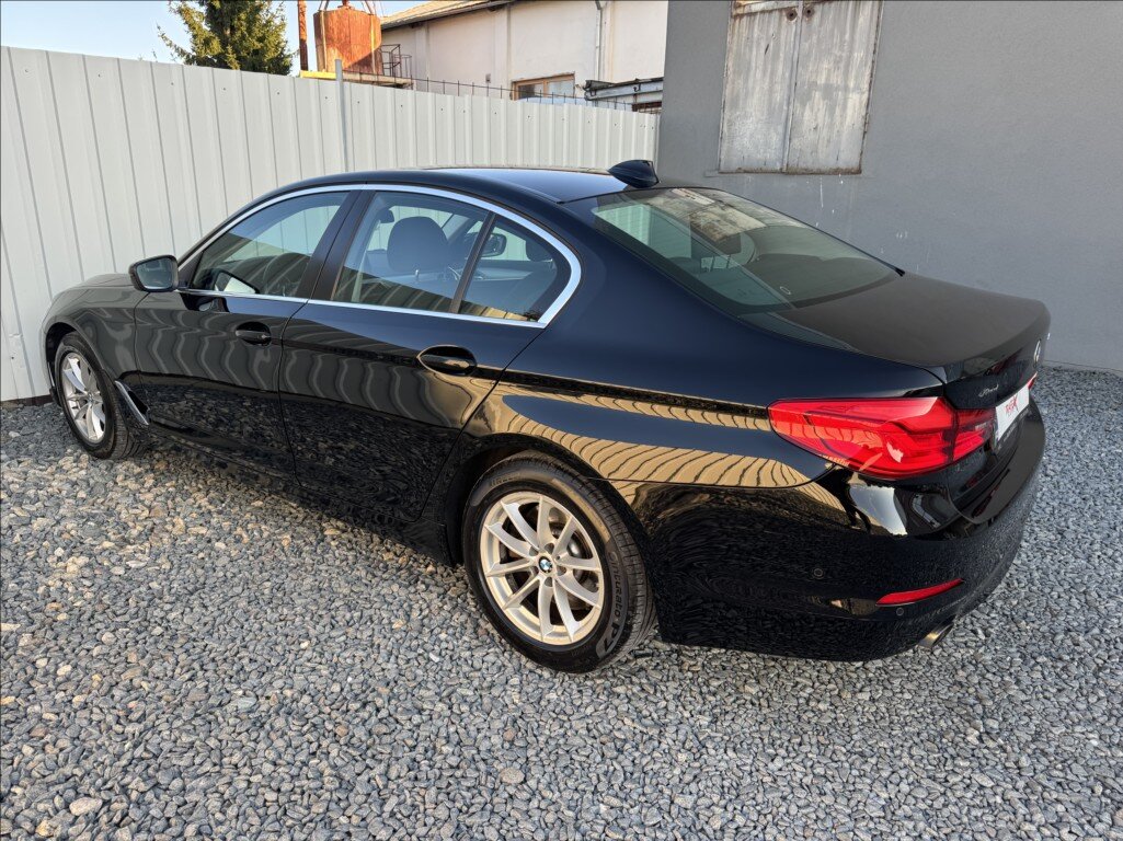 BMW Řada 5 Sedan 3,0 l 195 kw