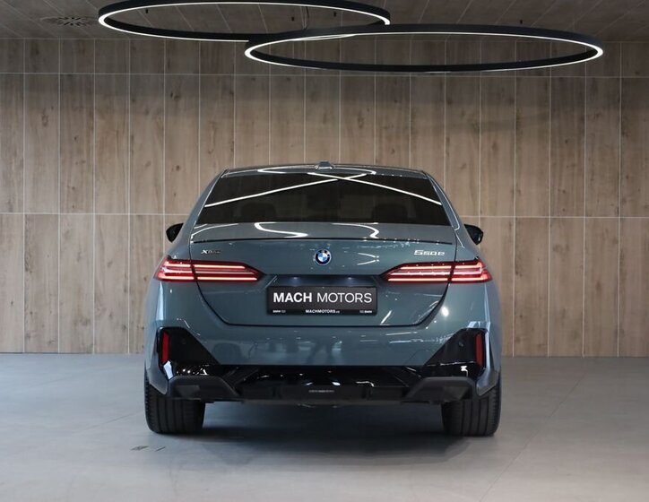BMW Řada 5 Sedan / Limuzína 3,0 l 360 kw