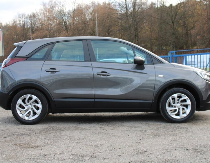 Opel Crossland X SUV / Terénní 1,2 l 61 kw