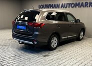 Mitsubishi Outlander 2