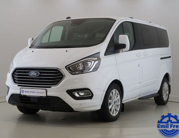 Ford Tourneo Custom 1