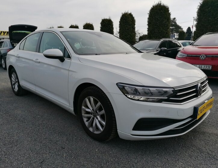 Volkswagen Passat Sedan / Limuzína 1,5 l 110 kw