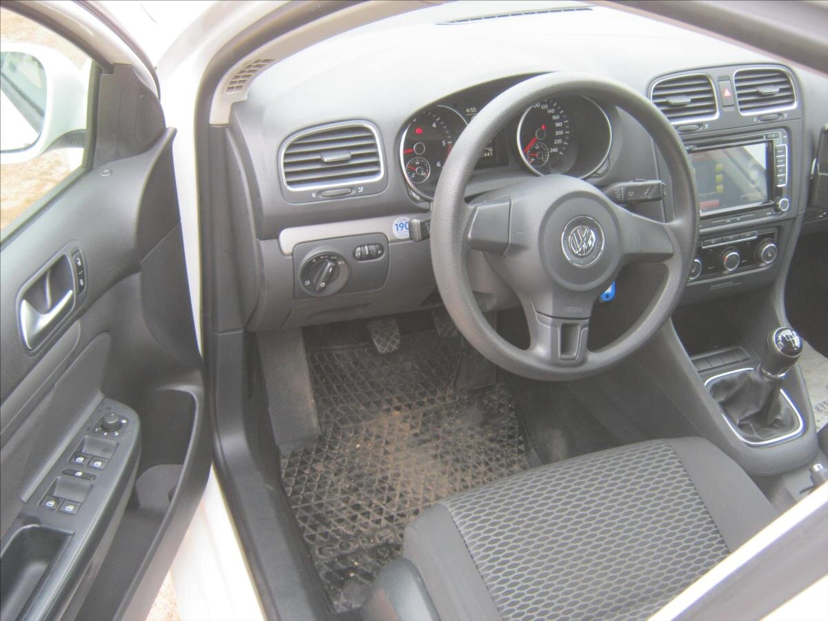 Volkswagen Golf Kombi 1,6 l 77 kw