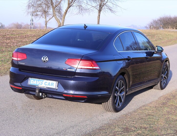Volkswagen Passat Sedan / Limuzína 1,4 l 110 kw