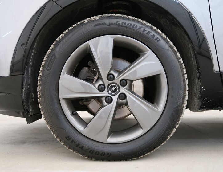 Opel Grandland SUV 1,2 l 96 kw