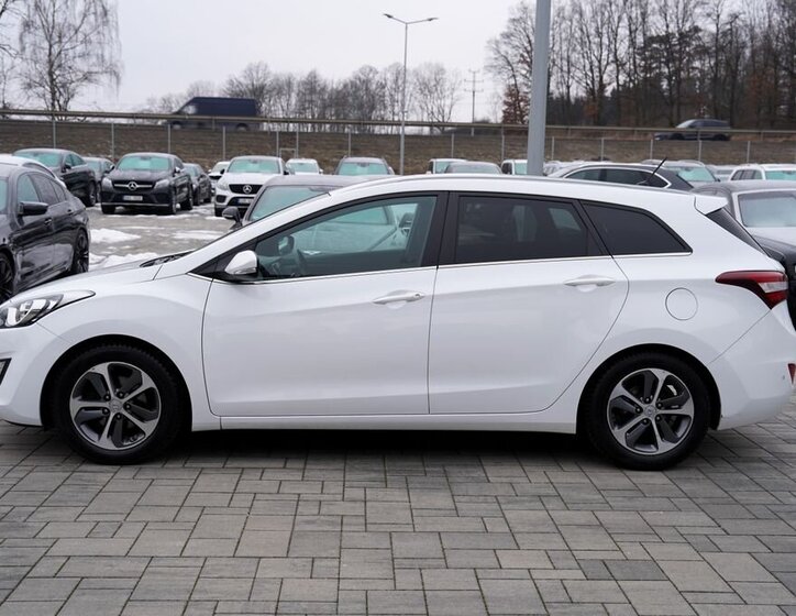 Hyundai i30 Kombi 1,6 l 99 kw
