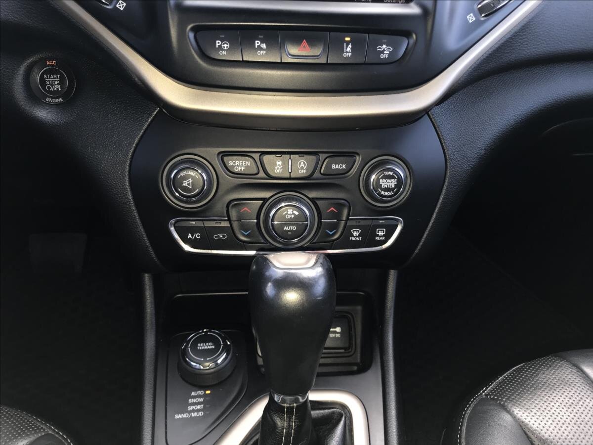 Jeep Cherokee Kombi 2,0 l 125 kw