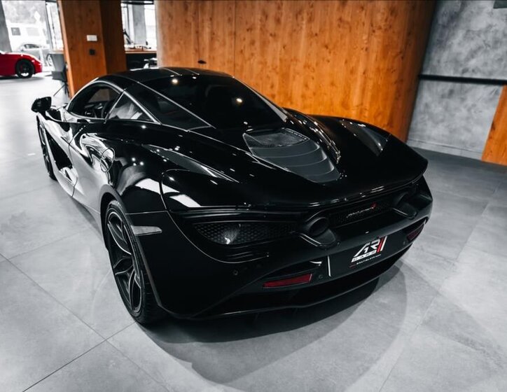 McLaren 720S 8