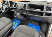 Volkswagen Caravelle 13