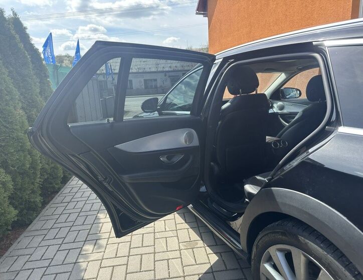 Mercedes-Benz Třídy E 17