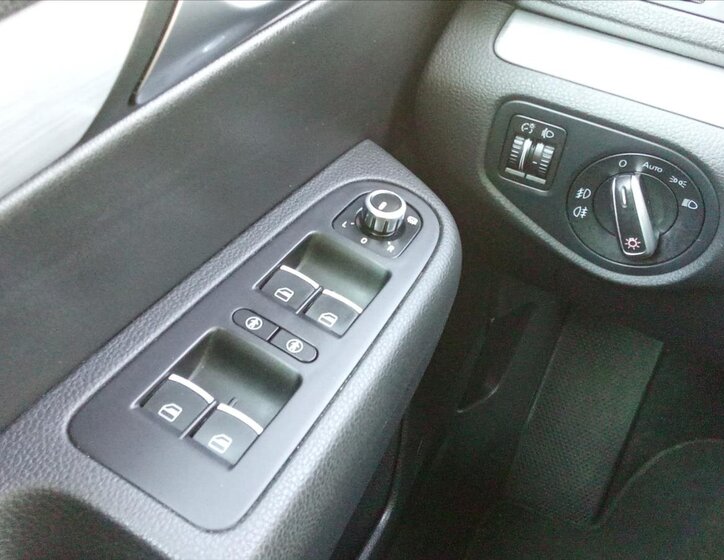 Volkswagen Sharan MPV 2,0 l 103 kw