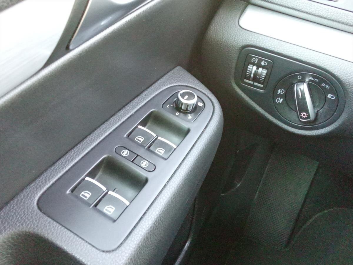 Volkswagen Sharan MPV 2,0 l 103 kw