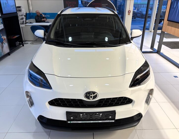 Toyota Yaris Cross SUV 1,5 l 0