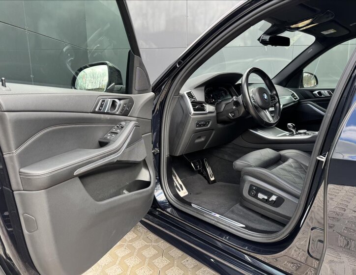 BMW X5 SUV / Terénní 3,0 l 245 kw