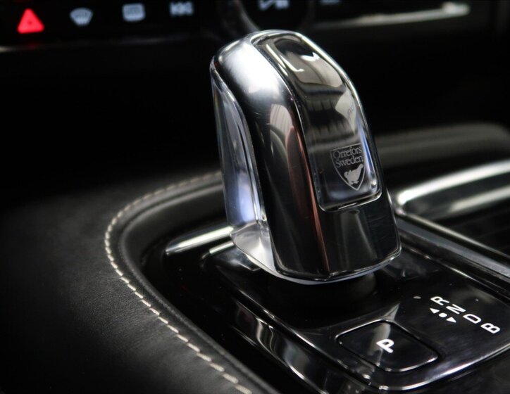 Volvo S90 Sedan / Limuzína 2,0 l 235 kw