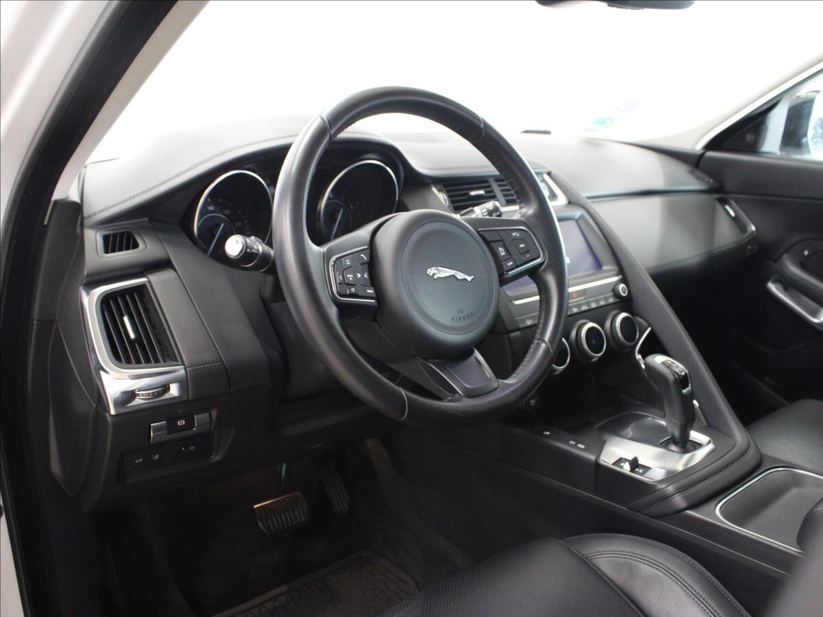 Jaguar E-Pace SUV / Terénní 2,0 l 183 kw
