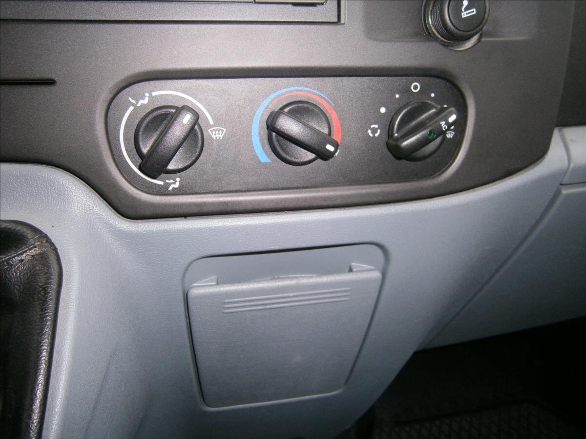 Ford Transit Kombi 2,2 l 92 kw