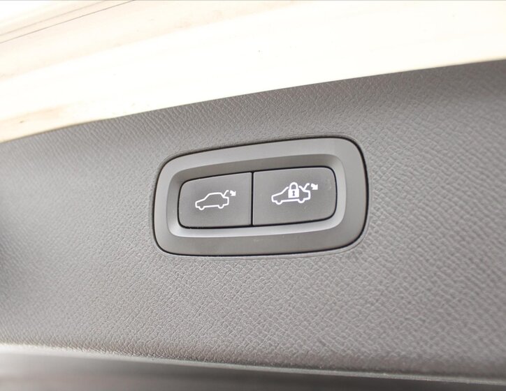 Volvo XC90 SUV 2,0 l 173 kw