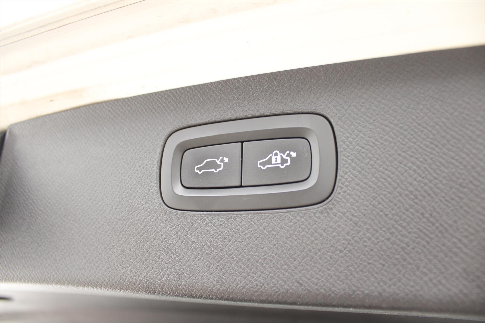 Volvo XC90 SUV 2,0 l 173 kw