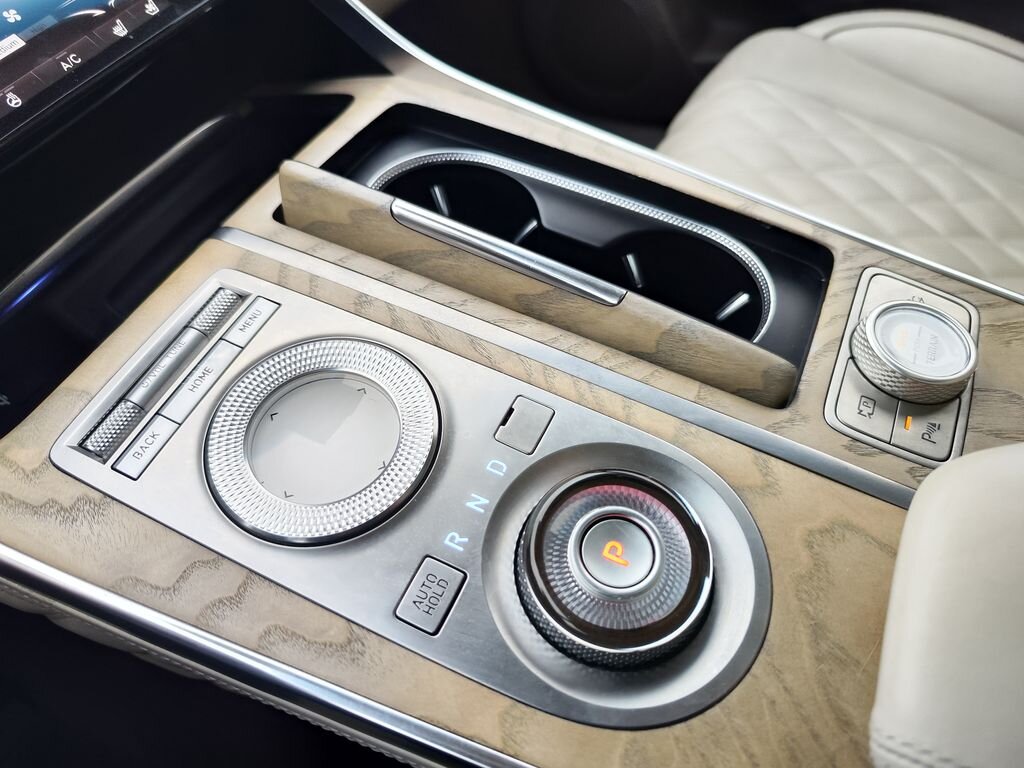 Ostatní Ostatní SUV 3,5 l 279 kw