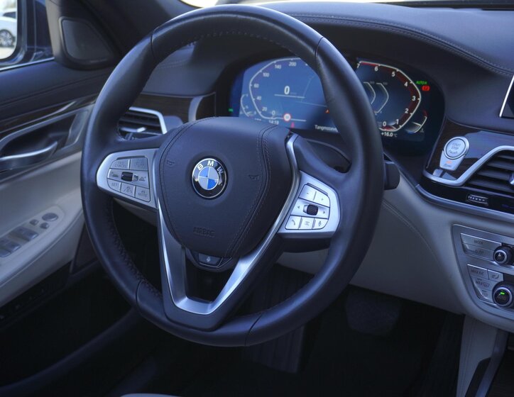 BMW Řada 7 39