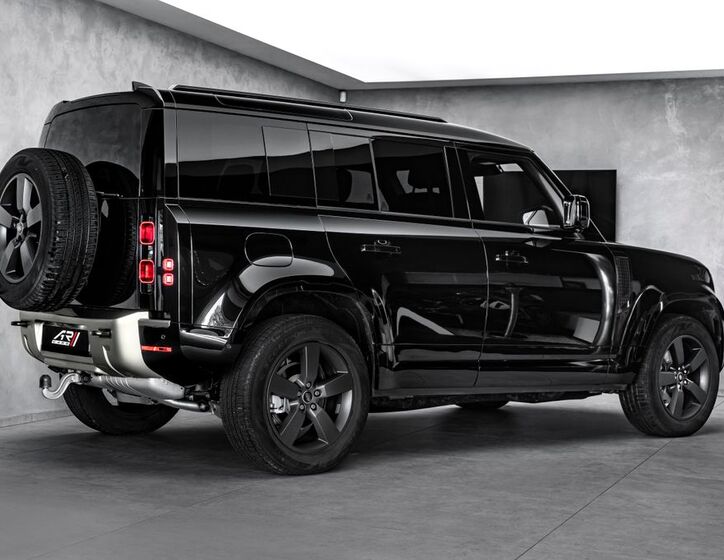 Land Rover Defender 5