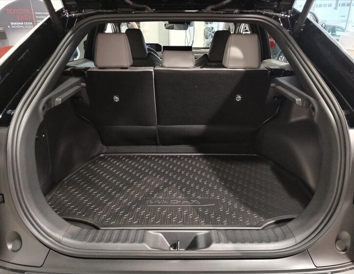 Toyota C-HR CUV / Crossover 0,0 252 kw