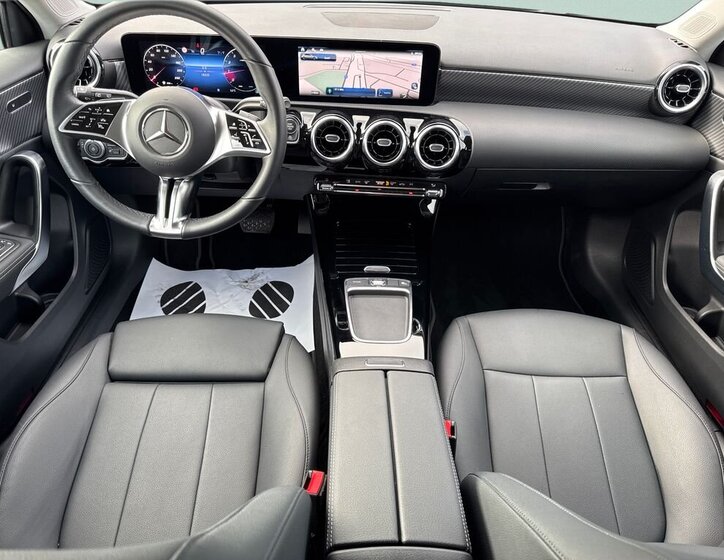 Mercedes-Benz Třídy A Hatchback 1,3 l 120 kw