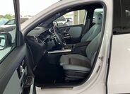 Mercedes-Benz GLA 11