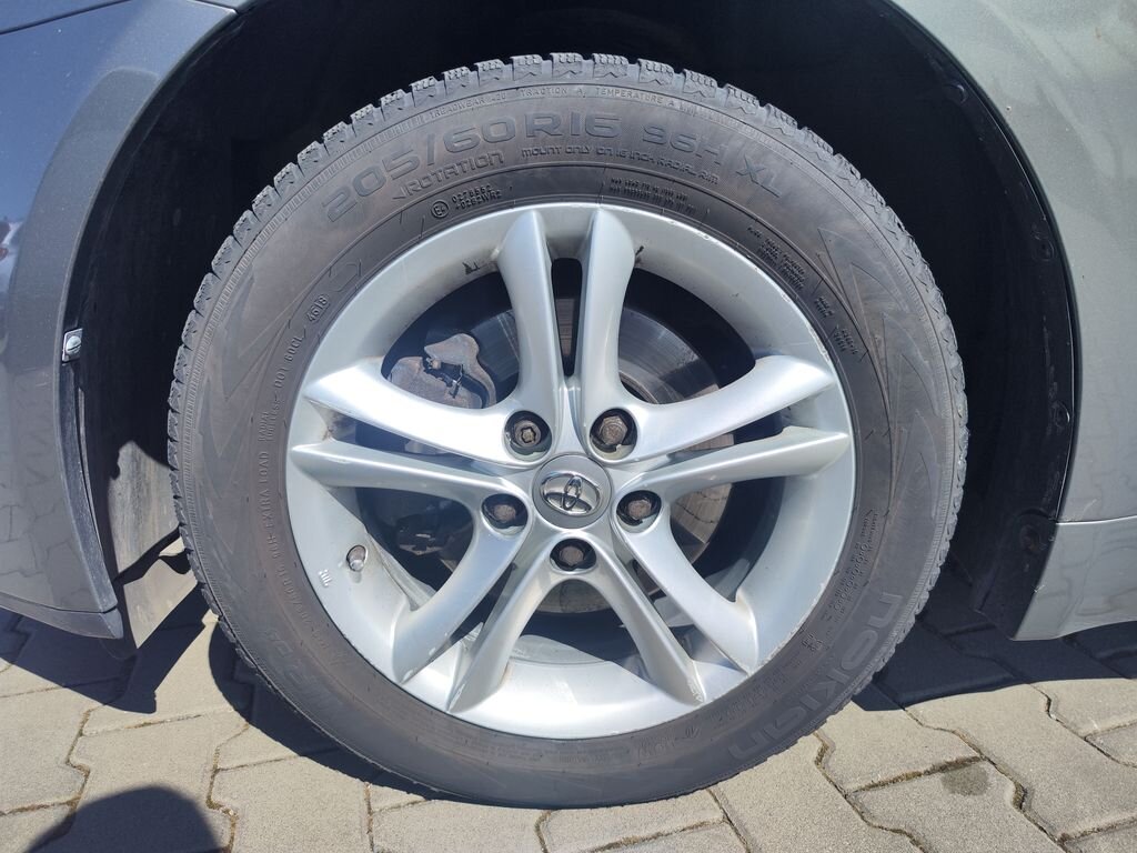 Toyota Avensis Kombi 2,0 l 93 kw