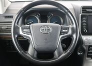 Toyota Land Cruiser 16