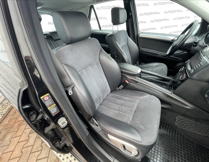 Mercedes-Benz Třídy M SUV / Terénní 3,5 l 200 kw