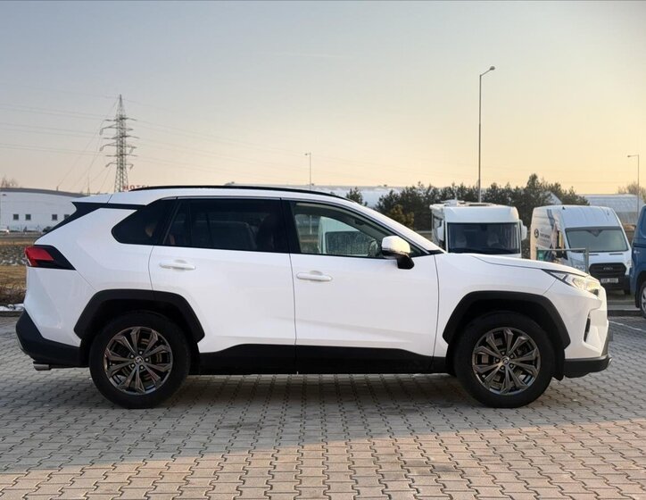 Toyota RAV4 Kombi 2,0 l 129 kw