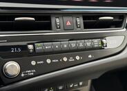 Lexus ES 300h 17