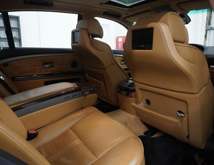 BMW Řada 7 Sedan 6,0 l 327 kw