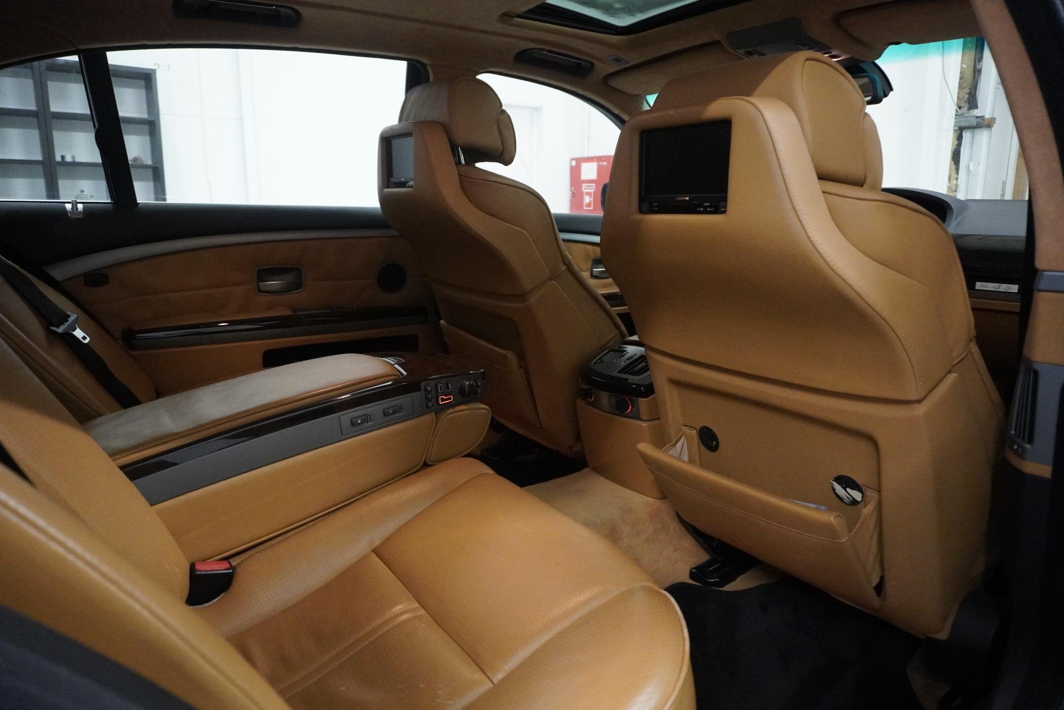 BMW Řada 7 Sedan 6,0 l 327 kw