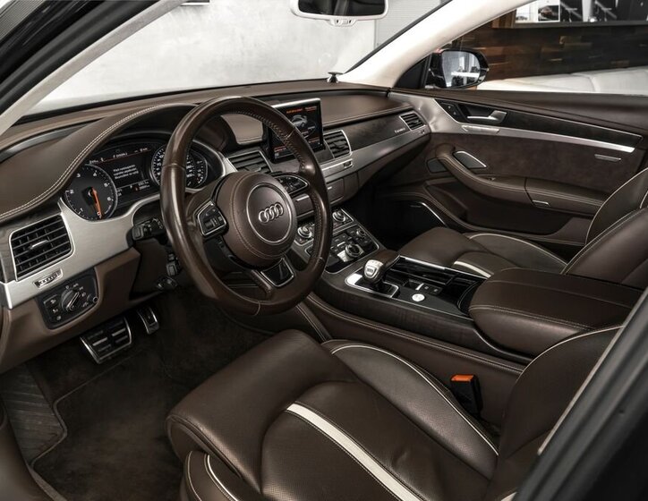 Audi A8 Sedan 4,1 l 283 kw