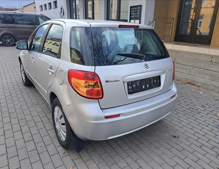 Suzuki SX4 7
