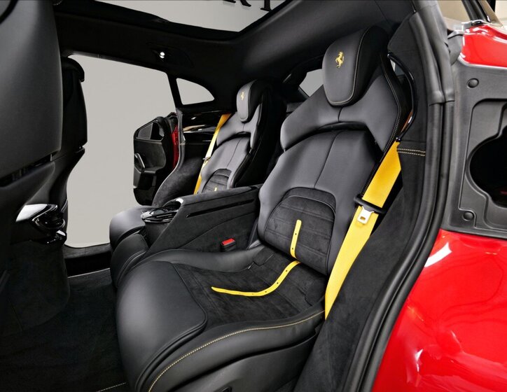 Ferrari Purosangue SUV / Terénní 6,5 l 529 kw