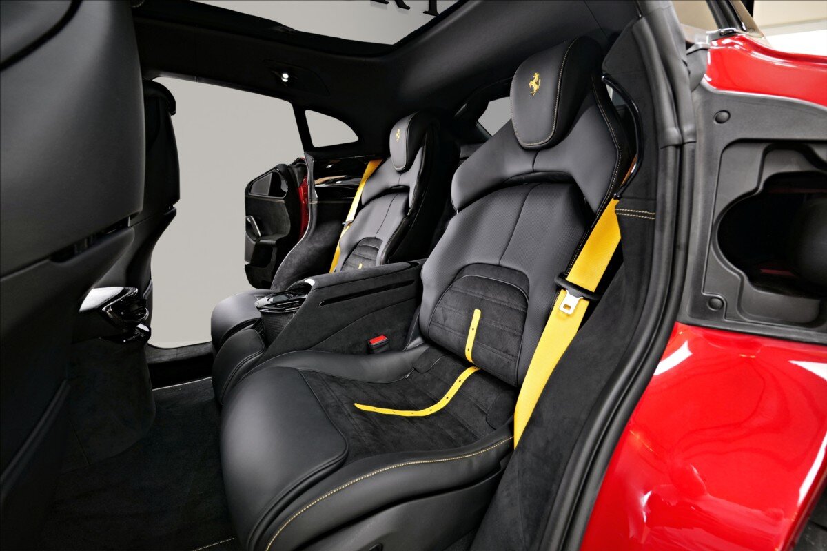 Ferrari Purosangue SUV / Terénní 6,5 l 529 kw